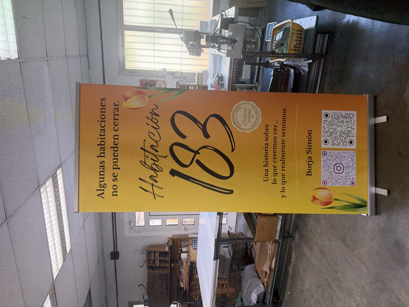 Roll-up Habitació 183