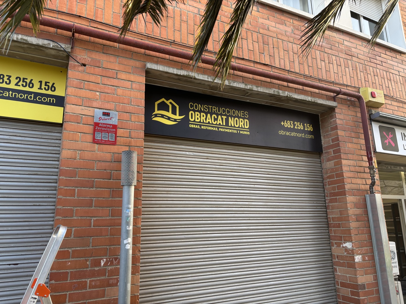 Rètol Obracat fachada